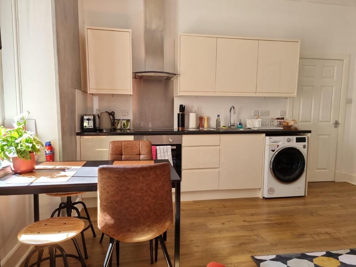 Charming Victorian Apartment, Close To Centre Инвернес Екстериор снимка