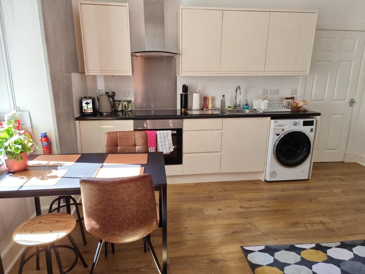 Charming Victorian Apartment, Close To Centre Инвернес Екстериор снимка