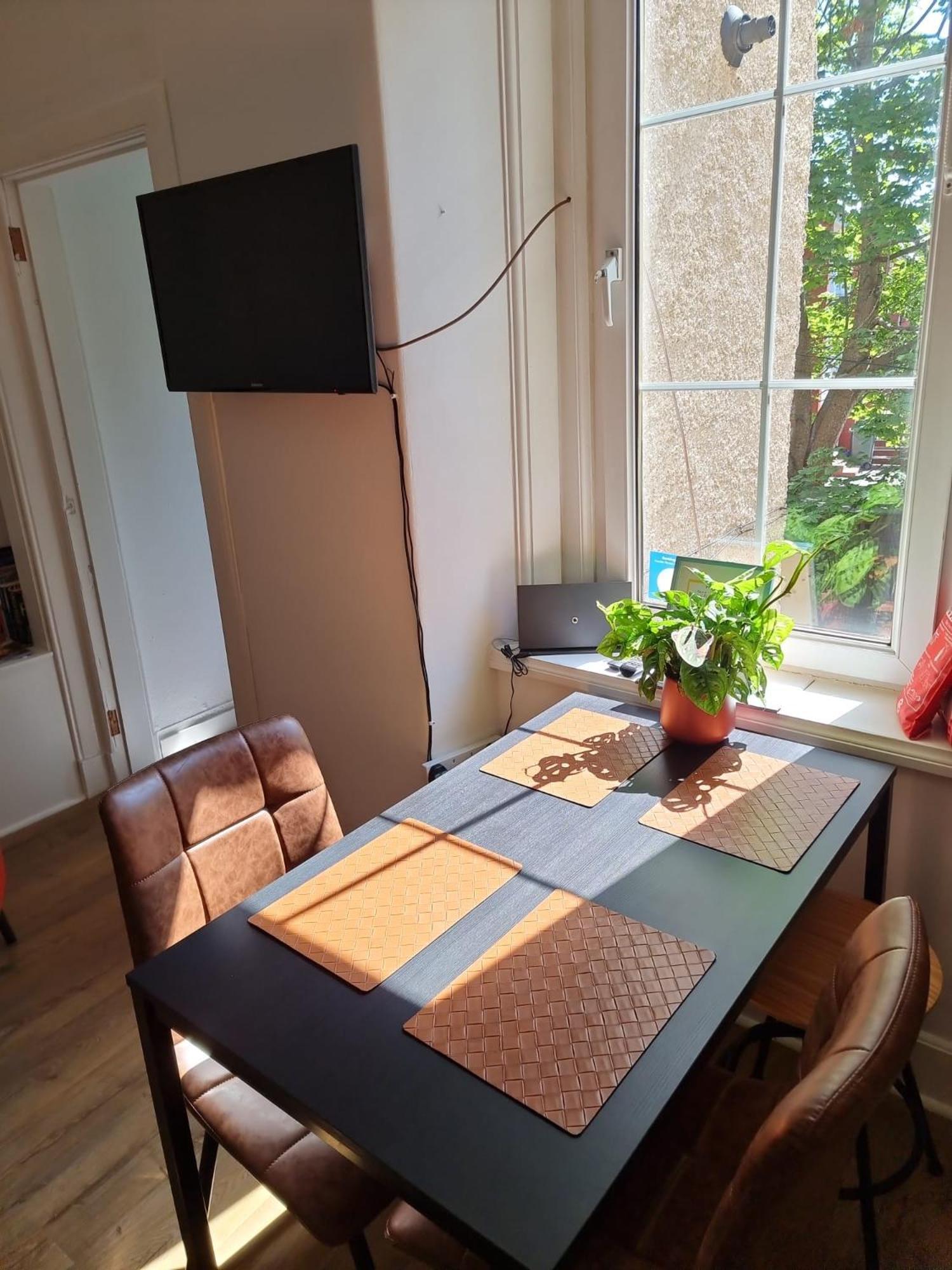 Charming Victorian Apartment, Close To Centre Инвернес Екстериор снимка